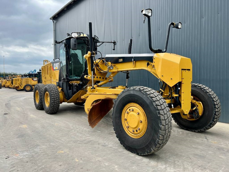آلة تسوية الأرض Cat 140M2 AWD: صور 17