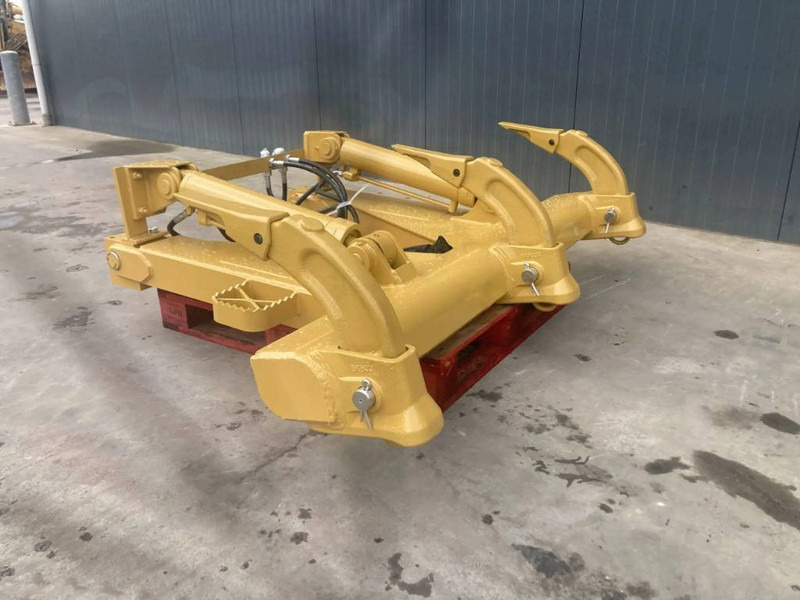 Cat D4H Ripper - ملحقات - آلات البناء: صور 1 Cat D4H Ripper - ملحقات - آلات البناء: صور 1