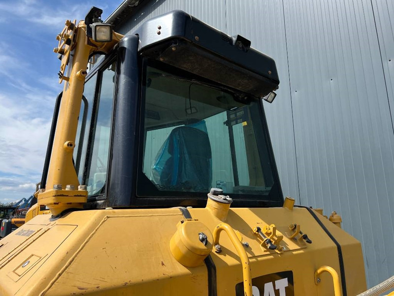 Cat D6N XL | Foldable Blade - بلدوزر: صور 5 Cat D6N XL | Foldable Blade - بلدوزر: صور 5