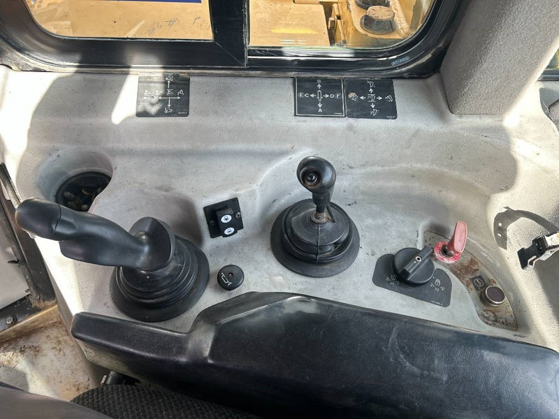 Cat D7R II - بلدوزر: صور 4 Cat D7R II - بلدوزر: صور 4