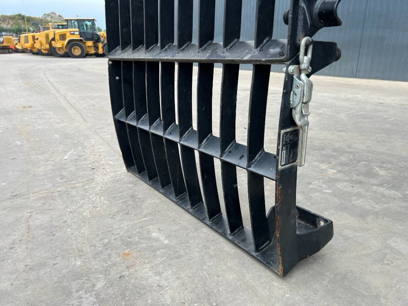 Cat M313D / M315D / M316D / M318D / M322D / M325D - الكابينة والداخلية - آلات البناء: صور 3 Cat M313D / M315D / M316D / M318D / M322D / M325D - الكابينة والداخلية - آلات البناء: صور 3