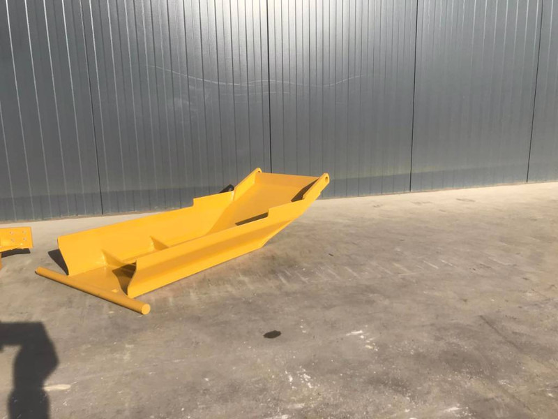 Cat Transmission Protection 12H / 12K / 140H / 140K / - ملحقات - آلات البناء: صور 1 Cat Transmission Protection 12H / 12K / 140H / 140K / - ملحقات - آلات البناء: صور 1