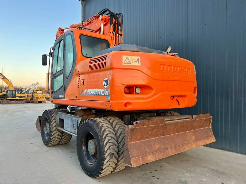 Doosan DX170W - حفارة على عجلات: صور 5 Doosan DX170W - حفارة على عجلات: صور 5