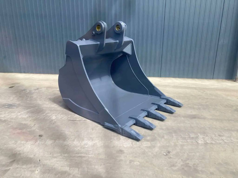 Hitachi ZX225 - 1.20m - بكت - آلات البناء: صور 1 Hitachi ZX225 - 1.20m - بكت - آلات البناء: صور 1