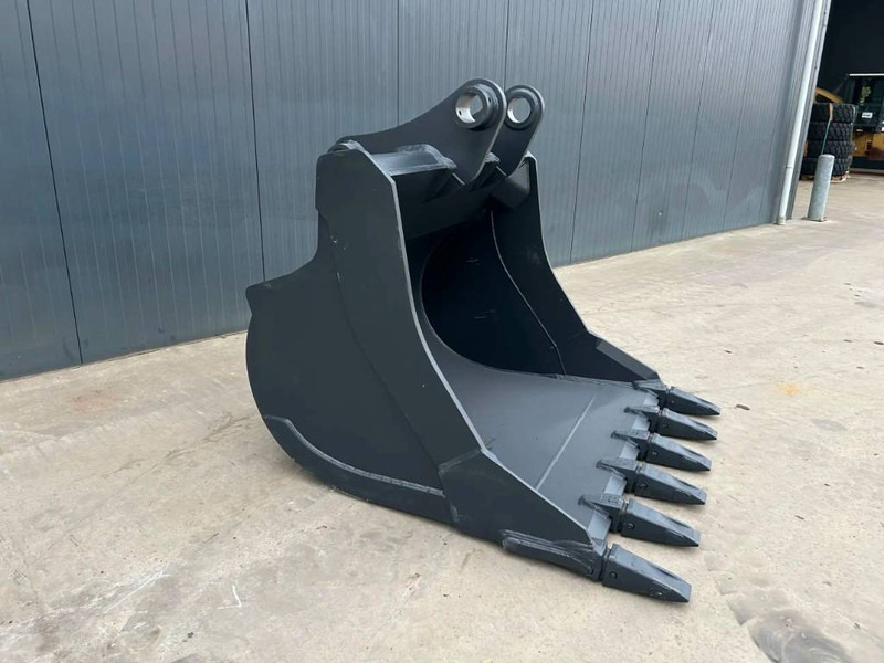 Hitachi ZX360 1.60m - بكت - آلات البناء: صور 1 Hitachi ZX360 1.60m - بكت - آلات البناء: صور 1