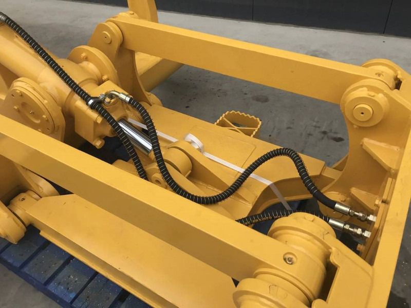 Komatsu D65 - ملحقات - آلات البناء: صور 3 Komatsu D65 - ملحقات - آلات البناء: صور 3