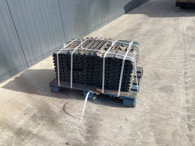 Komatsu PC150 / PC160 / PC180 / PC210 / PC240 3 Grouser 60 - الإطار / الشاسيه - آلات البناء: صور 4 Komatsu PC150 / PC160 / PC180 / PC210 / PC240 3 Grouser 60 - الإطار / الشاسيه - آلات البناء: صور 4