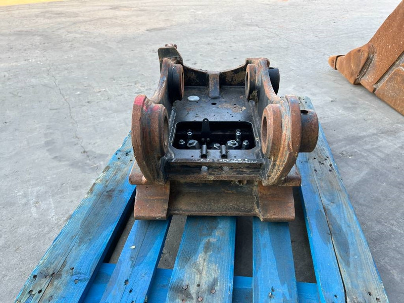 OilQuick OQ65 - 311F / 313F / 315F - وصلة الربط للمعدات المعلقة - آلات البناء: صور 5 OilQuick OQ65 - 311F / 313F / 315F - وصلة الربط للمعدات المعلقة - آلات البناء: صور 5