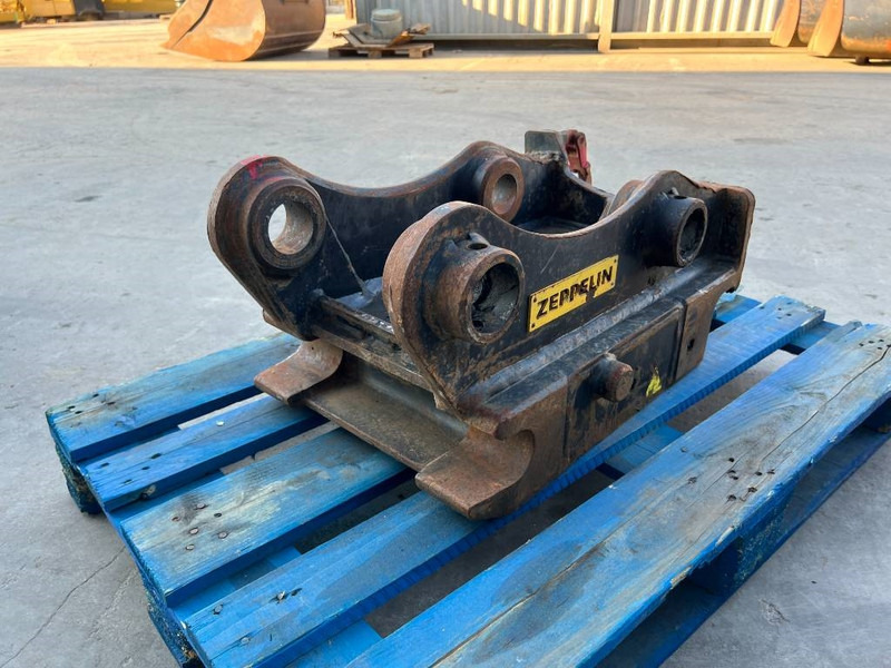 OilQuick OQ65 - 311F / 313F / 315F - وصلة الربط للمعدات المعلقة - آلات البناء: صور 4 OilQuick OQ65 - 311F / 313F / 315F - وصلة الربط للمعدات المعلقة - آلات البناء: صور 4