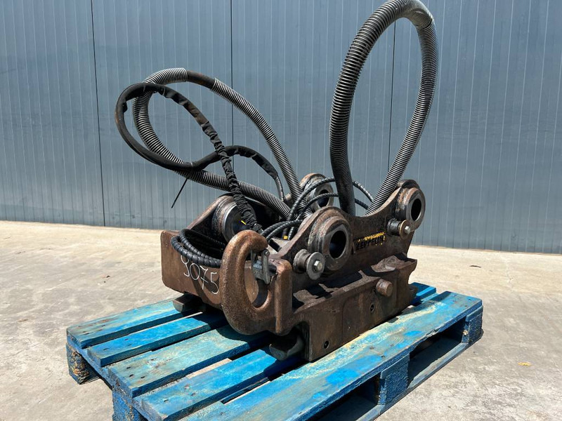 OilQuick OQ70/55 - 323E - وصلة الربط للمعدات المعلقة - آلات البناء: صور 1 OilQuick OQ70/55 - 323E - وصلة الربط للمعدات المعلقة - آلات البناء: صور 1