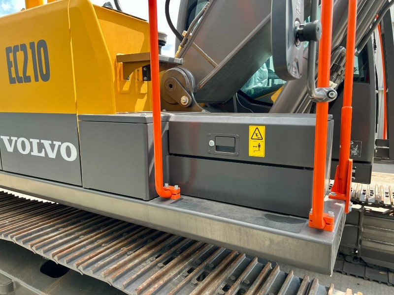 جديد حفارات زحافة Volvo EC210: صور 13 جديد حفارات زحافة Volvo EC210: صور 13