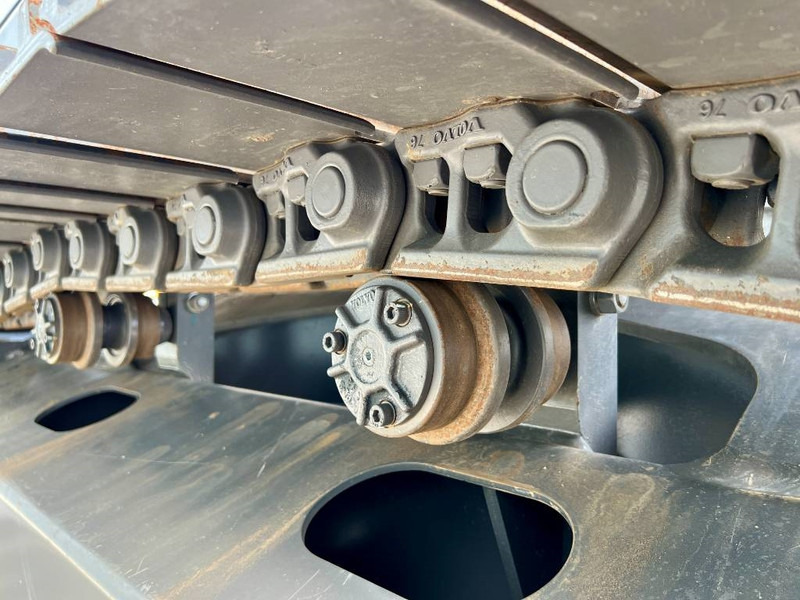 جديد حفارات زحافة Volvo EC210: صور 17 جديد حفارات زحافة Volvo EC210: صور 17