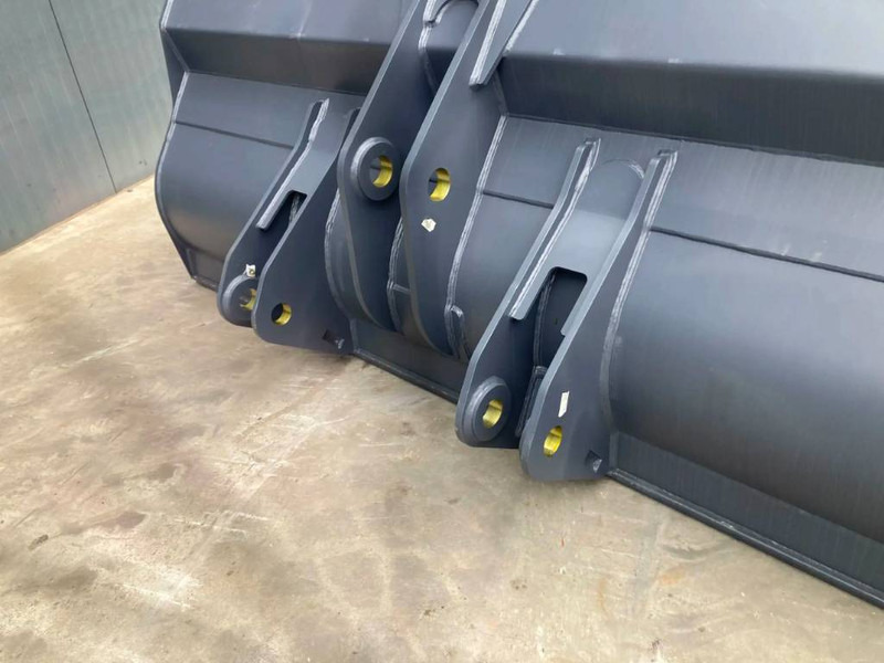 Volvo L110G - بكت - آلات البناء: صور 4 Volvo L110G - بكت - آلات البناء: صور 4