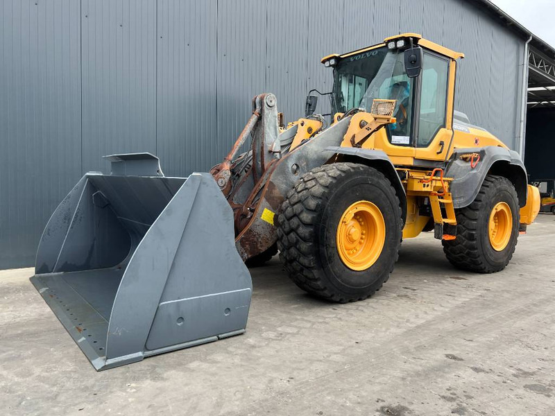 Volvo L120H - 3rd Valve - Weight System - اللودر بعجل: صور 1 Volvo L120H - 3rd Valve - Weight System - اللودر بعجل: صور 1