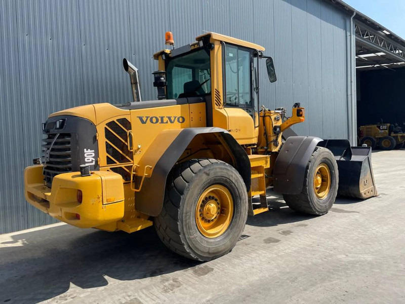 Volvo L90F - 3rd valve - اللودر بعجل: صور 4 Volvo L90F - 3rd valve - اللودر بعجل: صور 4