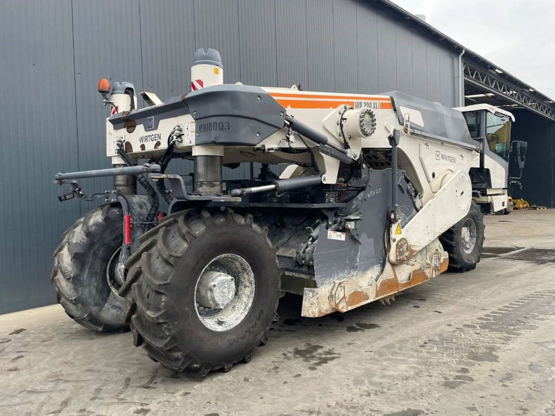Wirtgen WR200XLi - مدحلة: صور 4 Wirtgen WR200XLi - مدحلة: صور 4