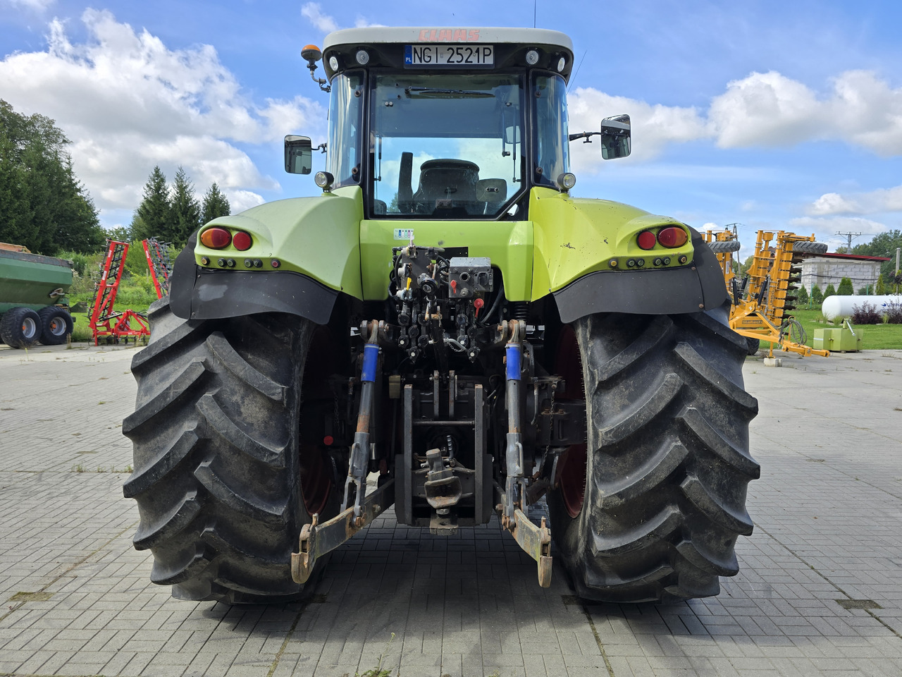 CLAAS AXION 850 - جرار: صور 5 CLAAS AXION 850 - جرار: صور 5