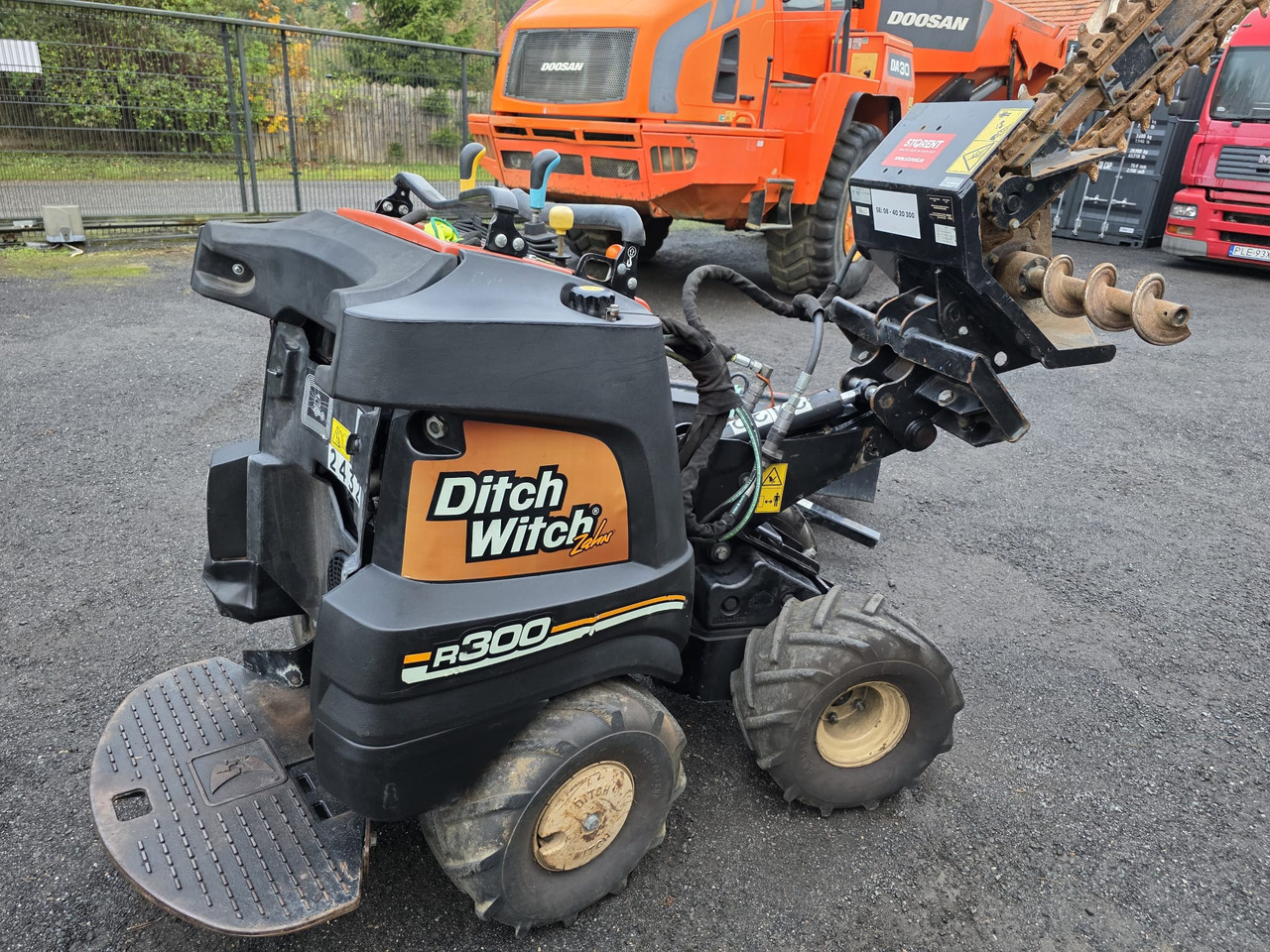 Ditch Witch R300 - حفارة مصغرة: صور 4 Ditch Witch R300 - حفارة مصغرة: صور 4