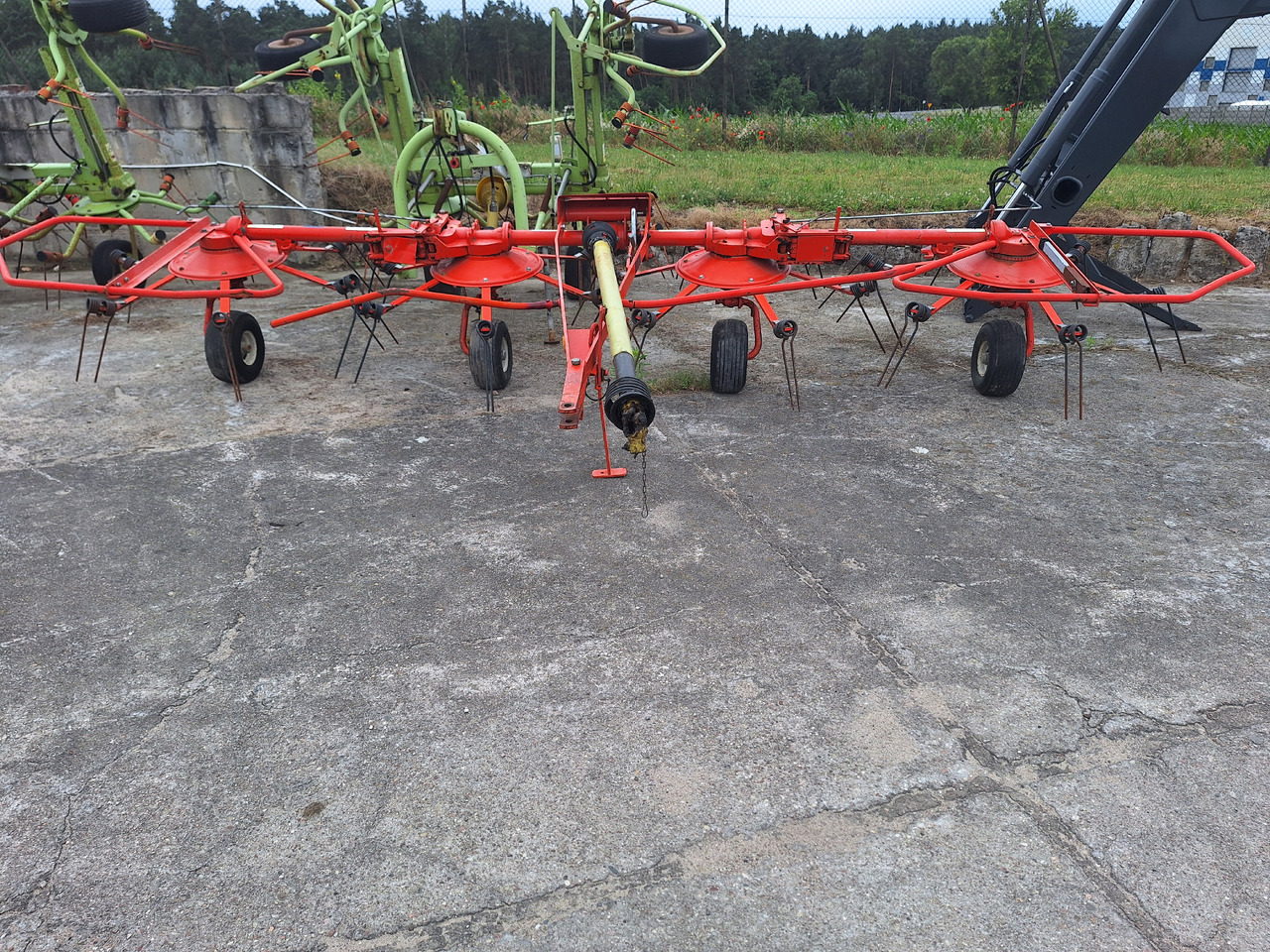 KUHN 5001T - لمّامَة القش: صور 2 KUHN 5001T - لمّامَة القش: صور 2