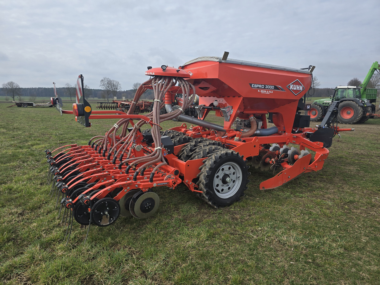 KUHN ESPRO 3000 VFB - الة بذر: صور 4 KUHN ESPRO 3000 VFB - الة بذر: صور 4