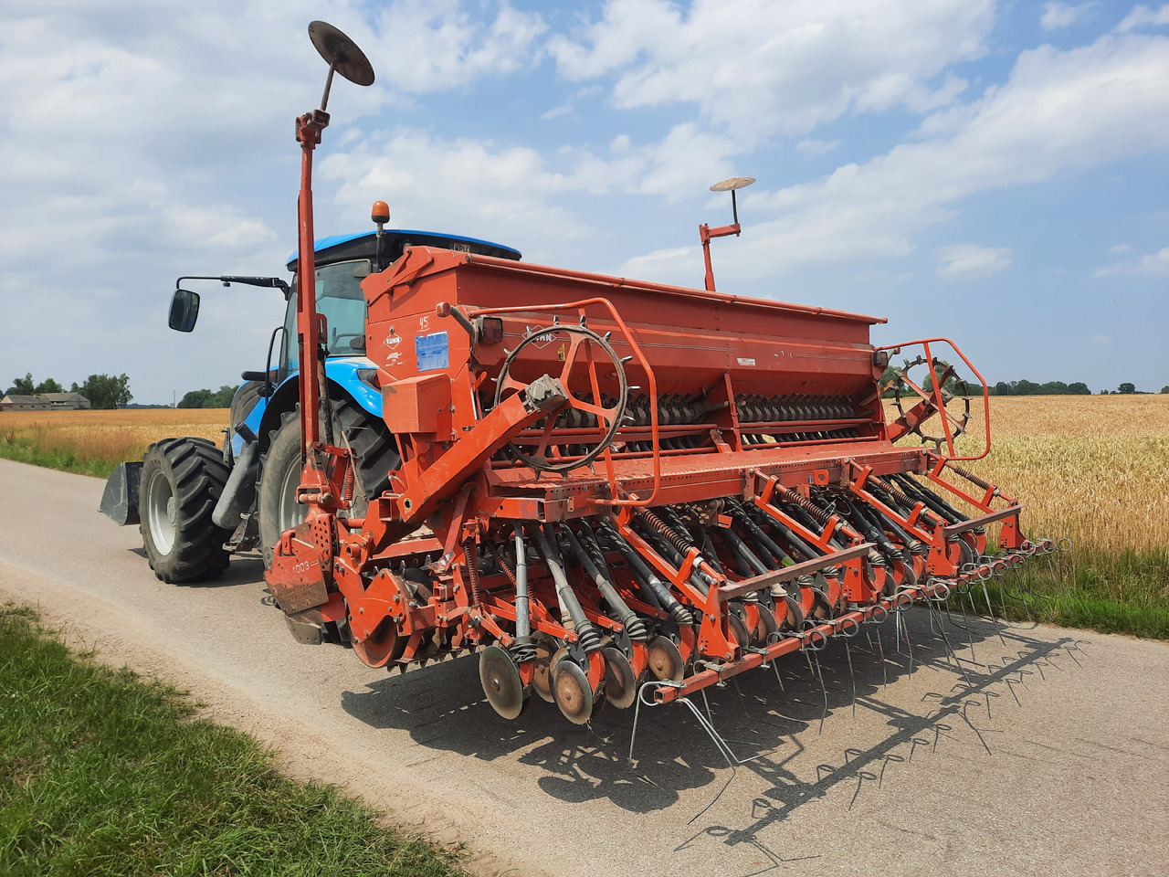 KUHN HR4003D INTEGRA 4000 - الة بذر: صور 3 KUHN HR4003D INTEGRA 4000 - الة بذر: صور 3