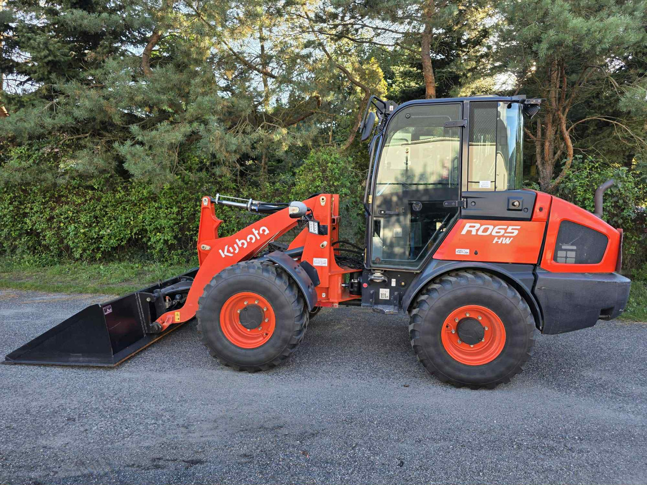 Kubota R065 HW - لودر مفصلي صغير: صور 2 Kubota R065 HW - لودر مفصلي صغير: صور 2