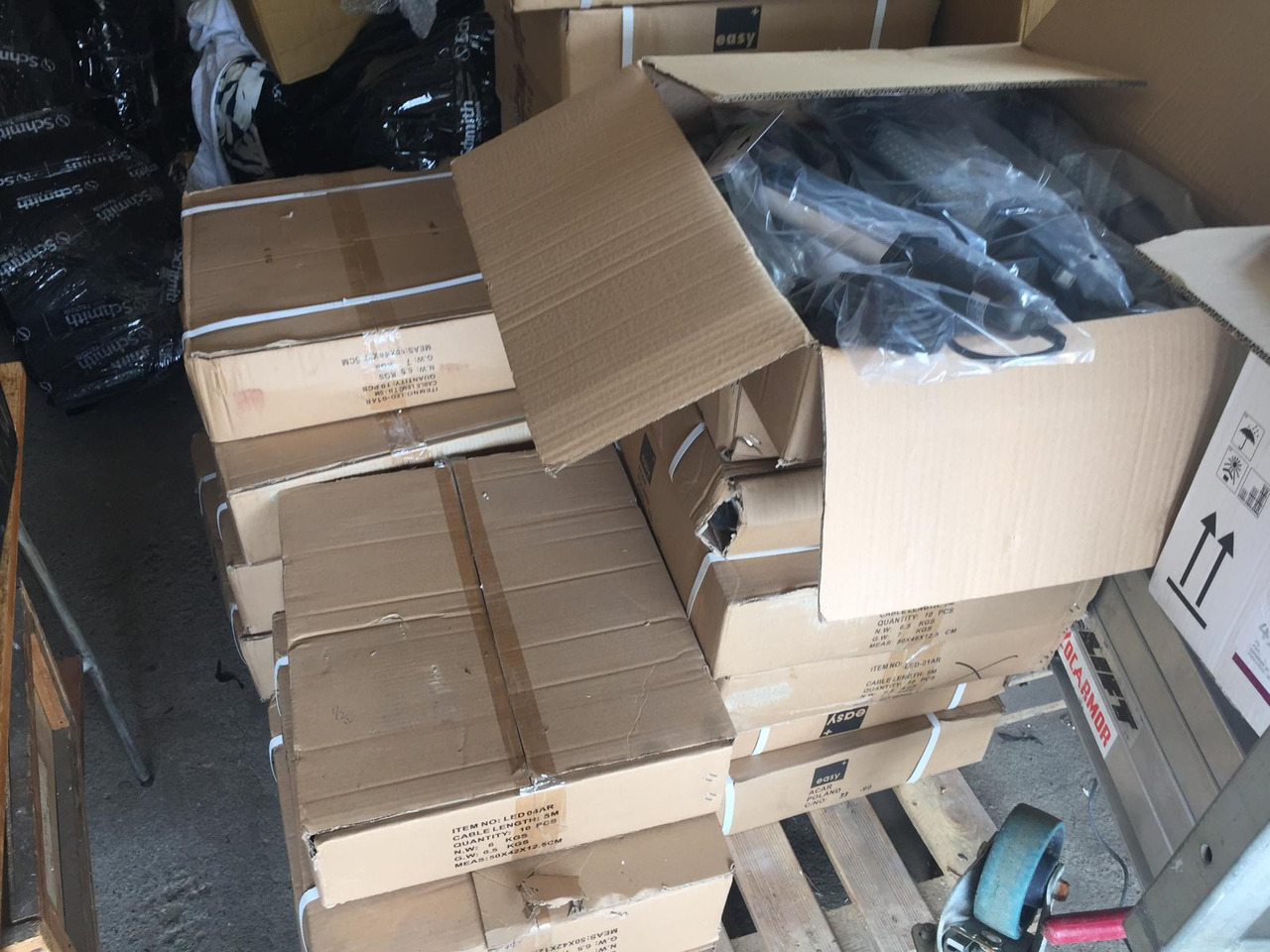 Lampa warsztatowa na 5 metrowym przewodzie zasilającym - أخرى: صور 1 Lampa warsztatowa na 5 metrowym przewodzie zasilającym - أخرى: صور 1