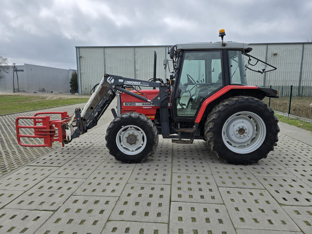 MASSEY-FERGUSON 6120 - جرار: صور 3 MASSEY-FERGUSON 6120 - جرار: صور 3
