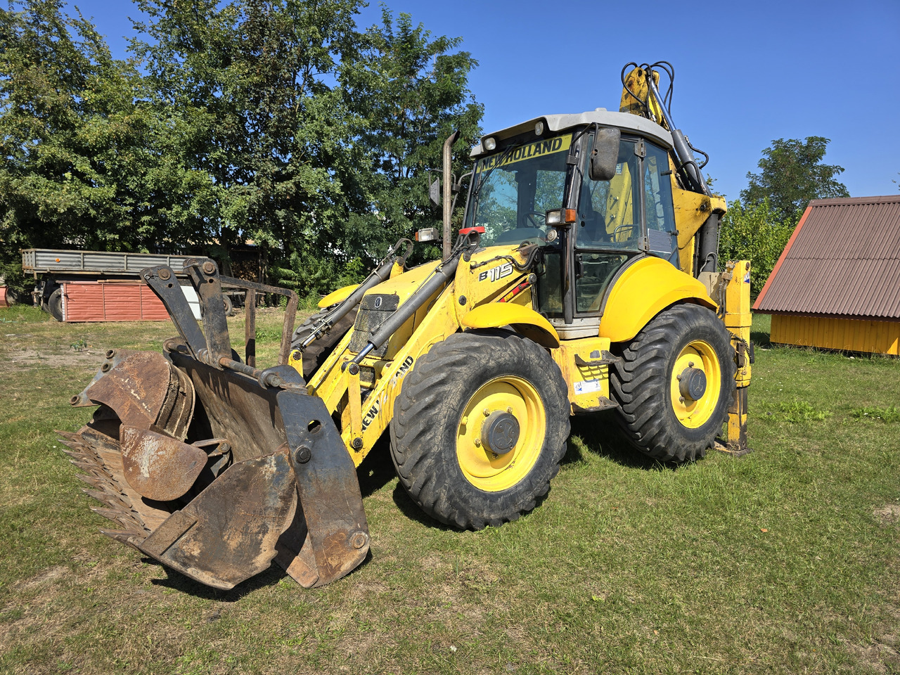 NEW HOLLAND B115-4PS - حفار متعدد الاستخدام: صور 2 NEW HOLLAND B115-4PS - حفار متعدد الاستخدام: صور 2