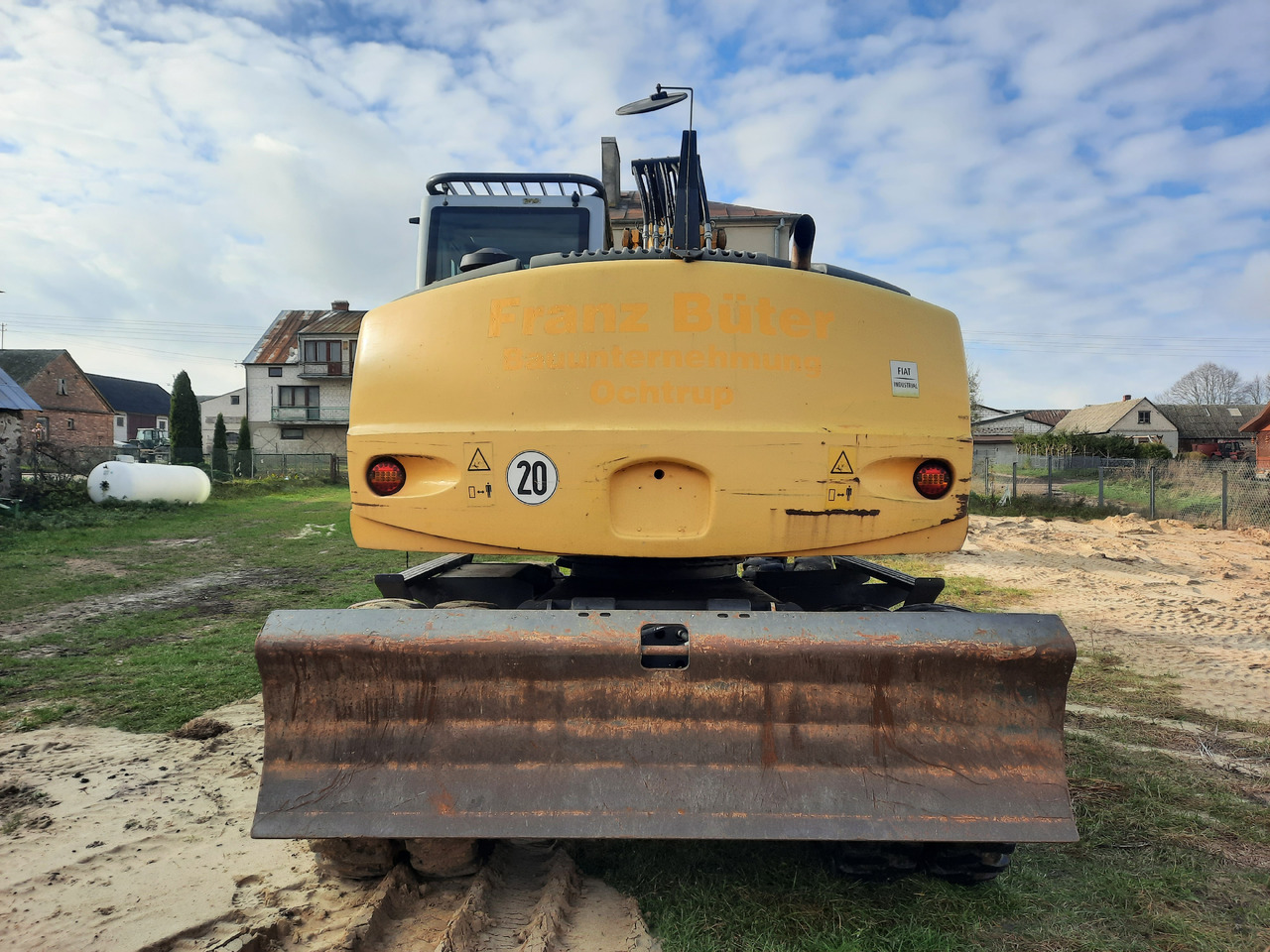 NEW HOLLAND WE150C - حفارة على عجلات: صور 4 NEW HOLLAND WE150C - حفارة على عجلات: صور 4