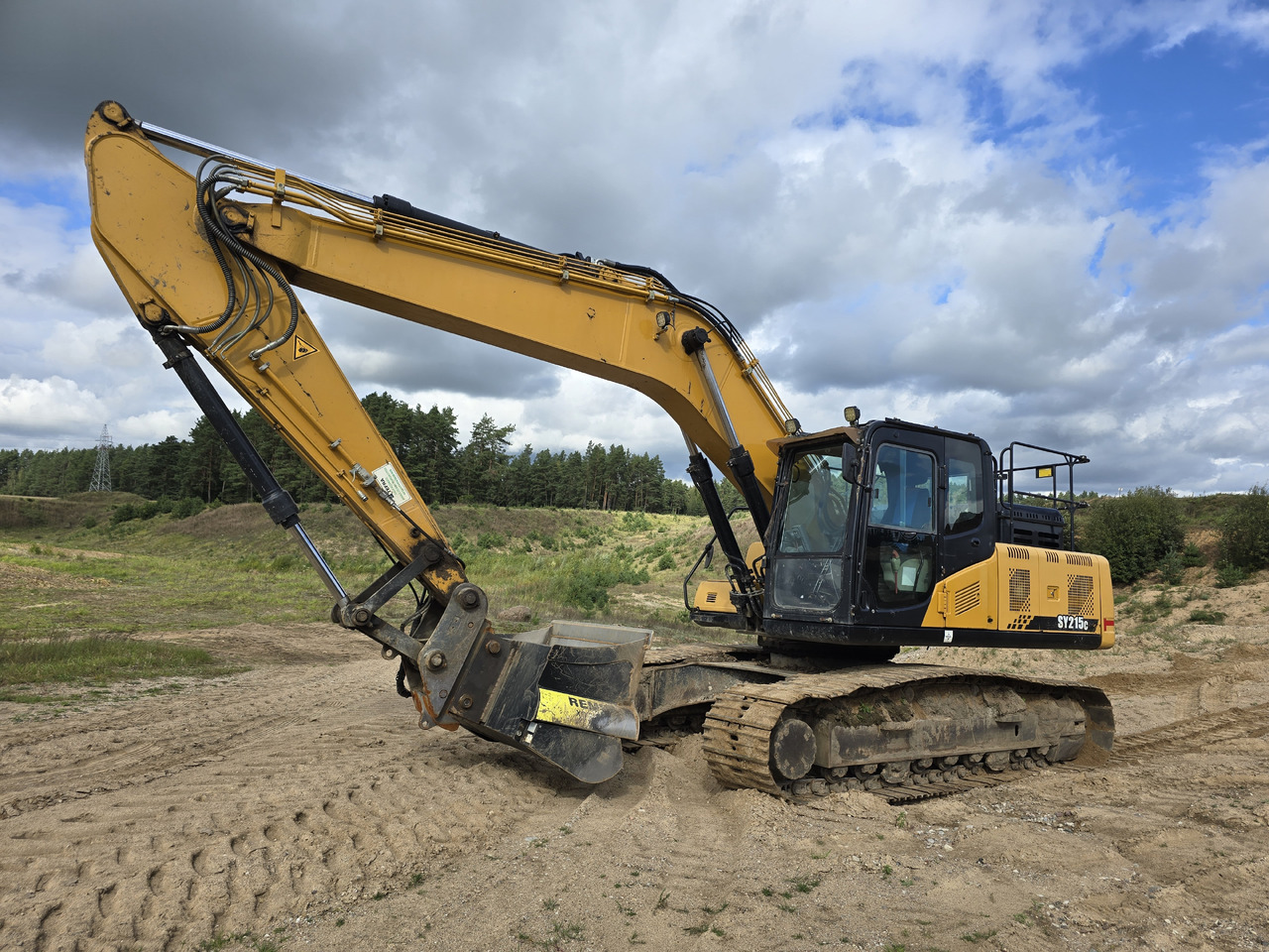 SANY SY215c - حفارات زحافة: صور 2 SANY SY215c - حفارات زحافة: صور 2