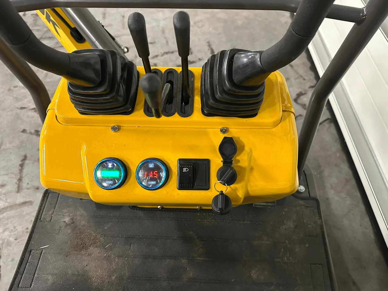 SDJK 12 - حفارة مصغرة: صور 2 SDJK 12 - حفارة مصغرة: صور 2