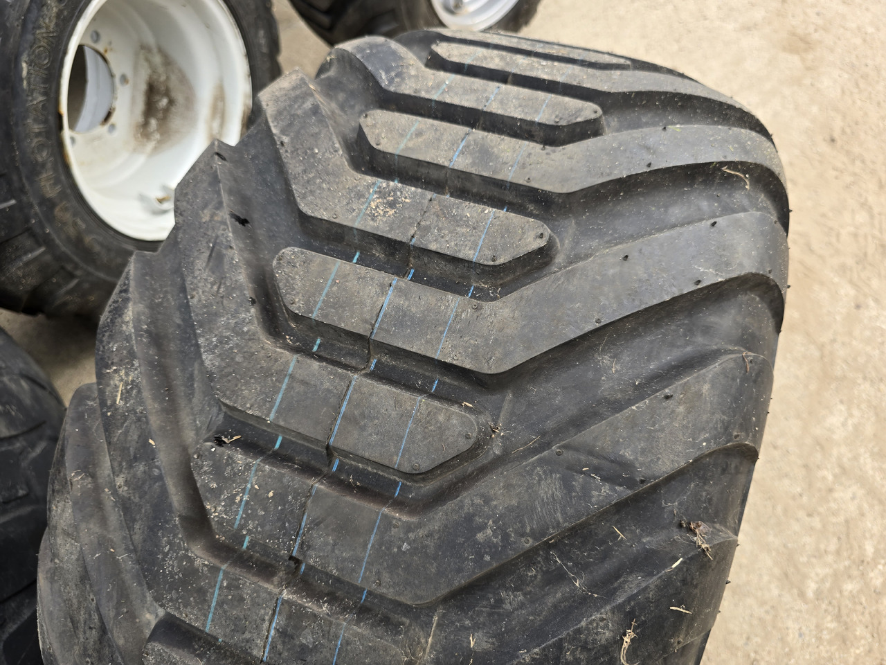 STARCO 480/45-17 - عجلات - الآلات والماكينات الزراعية: صور 4 STARCO 480/45-17 - عجلات - الآلات والماكينات الزراعية: صور 4