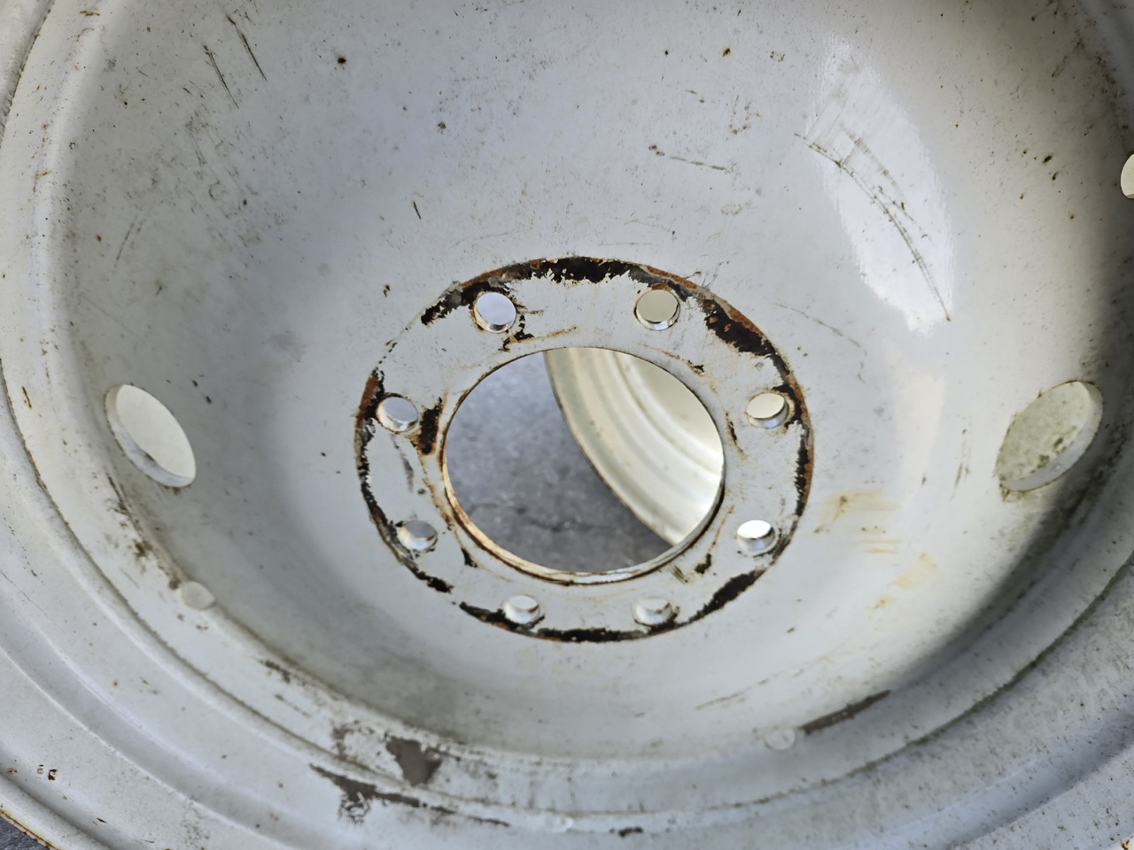 Titan W15LX28, piasta 150 mm - عجلات - الآلات والماكينات الزراعية: صور 5 Titan W15LX28, piasta 150 mm - عجلات - الآلات والماكينات الزراعية: صور 5