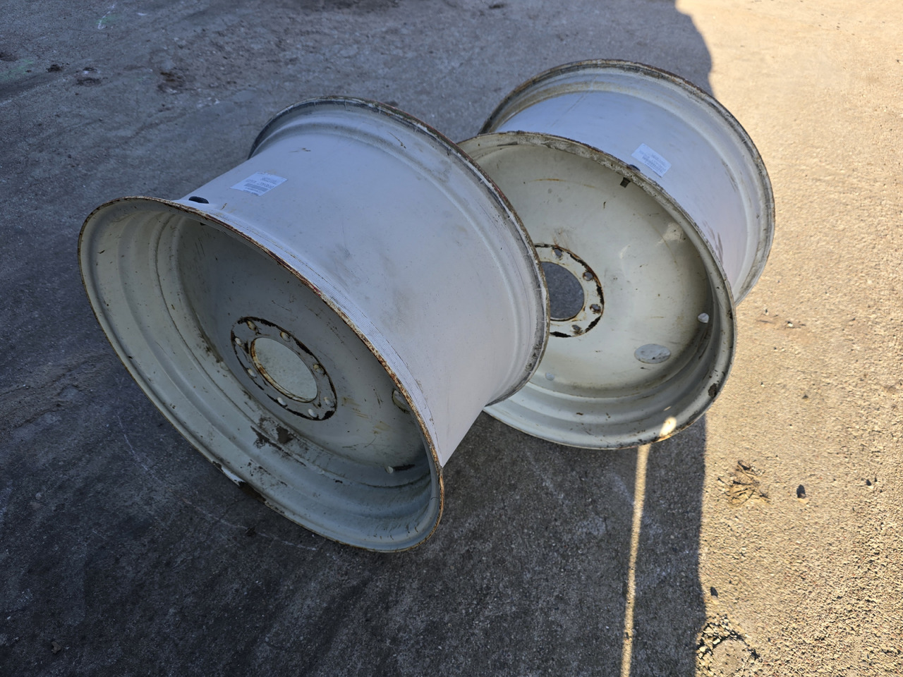 Titan W15LX28, piasta 150 mm - عجلات - الآلات والماكينات الزراعية: صور 1 Titan W15LX28, piasta 150 mm - عجلات - الآلات والماكينات الزراعية: صور 1