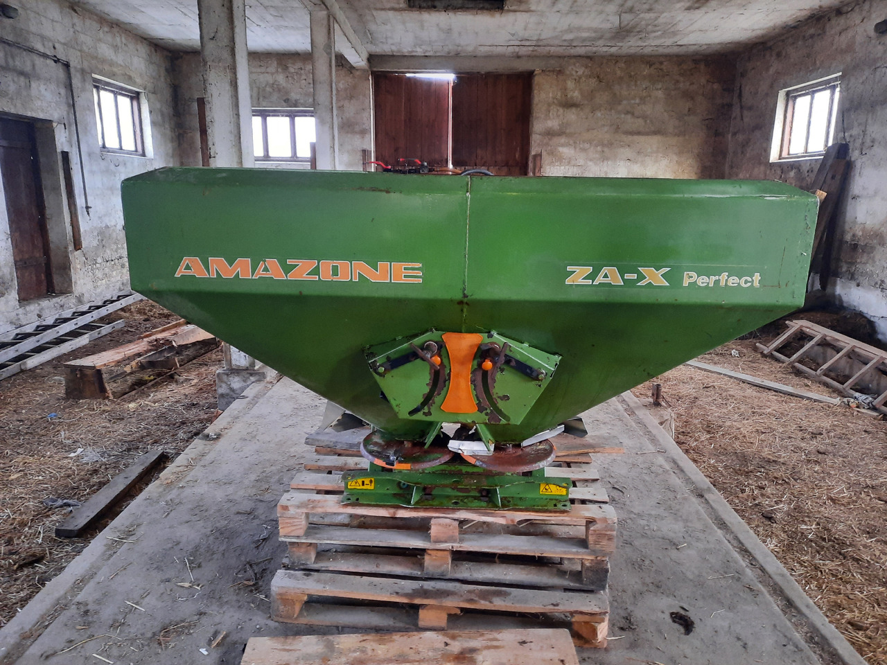 Amazone ZA-X Perfect 1200 - آلة رش الأسمدة: صور 2 Amazone ZA-X Perfect 1200 - آلة رش الأسمدة: صور 2