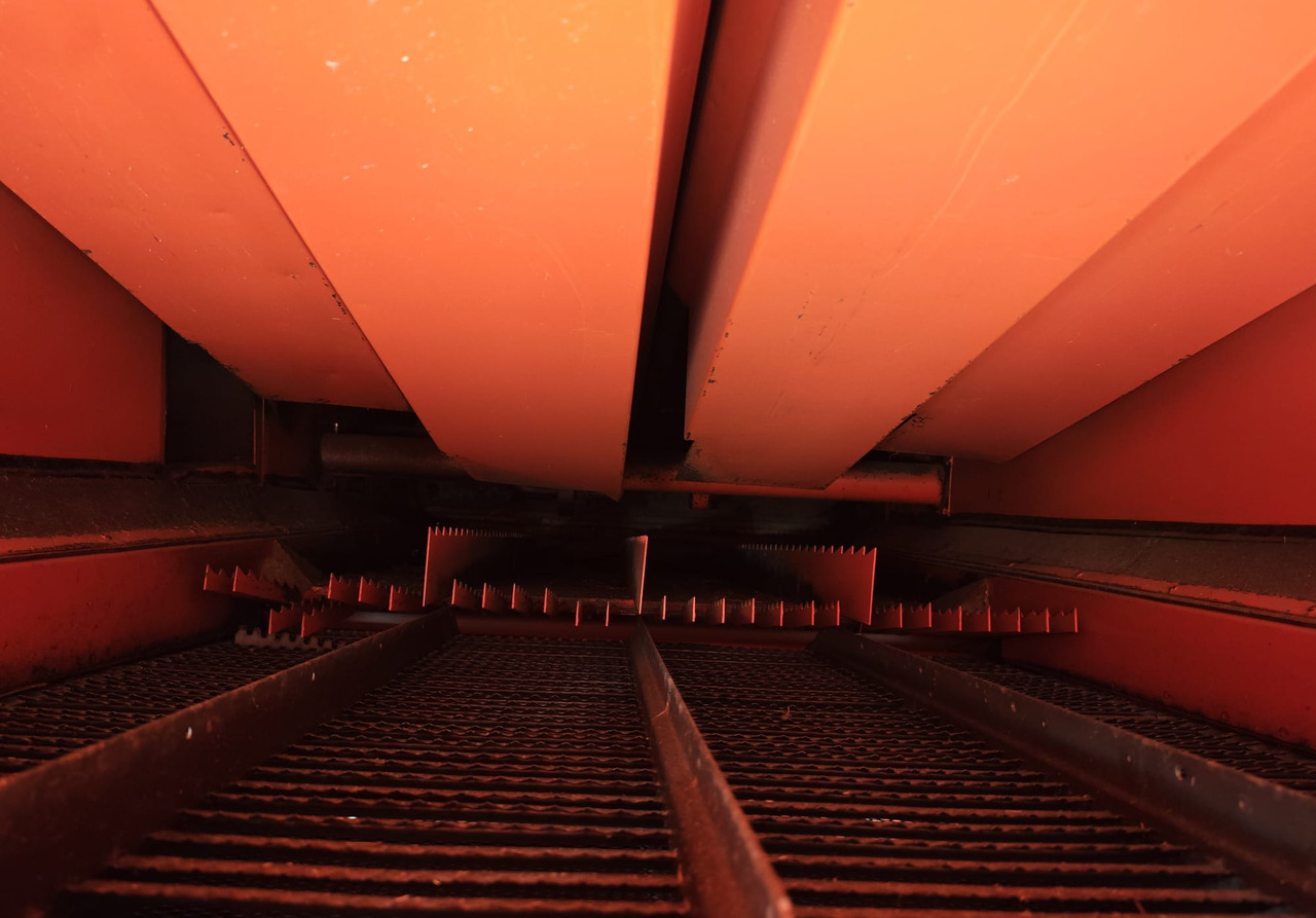 Deutz-fahr M 1080 - حصادة شاملة: صور 4 Deutz-fahr M 1080 - حصادة شاملة: صور 4