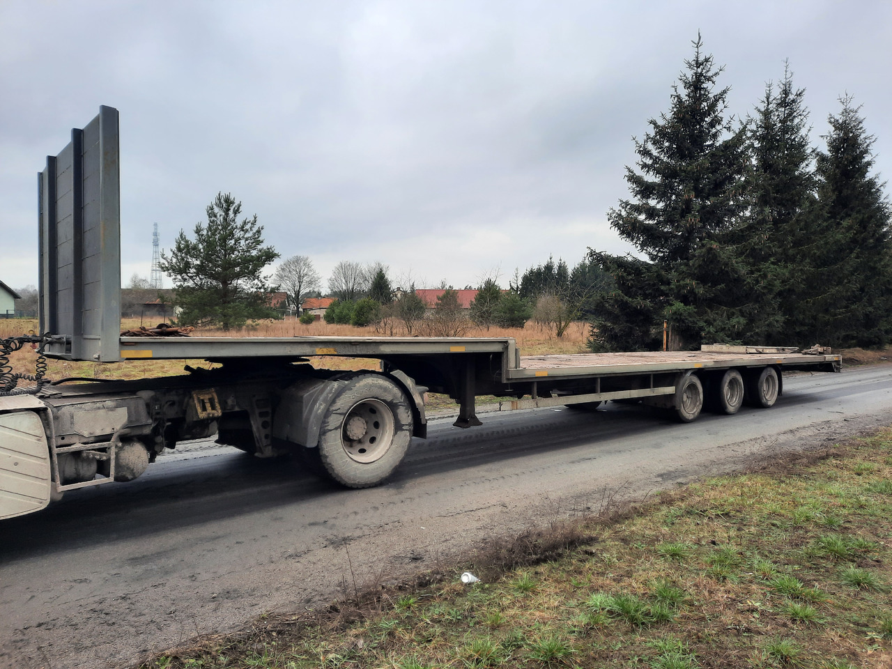 Fruehauf CNPTA3 - عربة مسطحة منخفضة نصف مقطورة: صور 1 Fruehauf CNPTA3 - عربة مسطحة منخفضة نصف مقطورة: صور 1