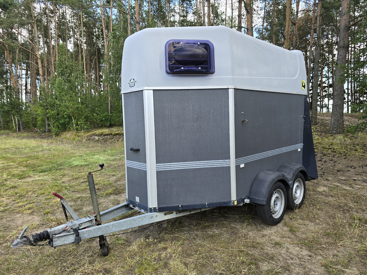 Humbaur HP2006 2ES - شاحنة نقل المواشي مقطورة: صور 3 Humbaur HP2006 2ES - شاحنة نقل المواشي مقطورة: صور 3