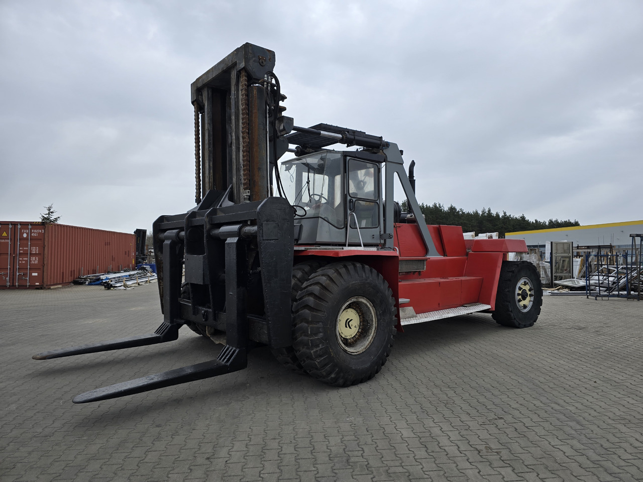 Kalmar KALMAR DCD420-12 - شاحنات الحاويات / جسم علوي قابل للتغيير شاحنة: صور 1 Kalmar KALMAR DCD420-12 - شاحنات الحاويات / جسم علوي قابل للتغيير شاحنة: صور 1