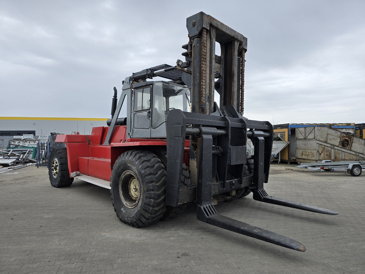 Kalmar KALMAR DCD420-12 - شاحنات الحاويات / جسم علوي قابل للتغيير شاحنة: صور 1 Kalmar KALMAR DCD420-12 - شاحنات الحاويات / جسم علوي قابل للتغيير شاحنة: صور 1