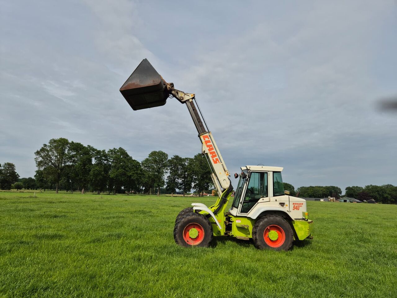 Claas Ranger 940 RX - اللودر بعجل: صور 2 Claas Ranger 940 RX - اللودر بعجل: صور 2