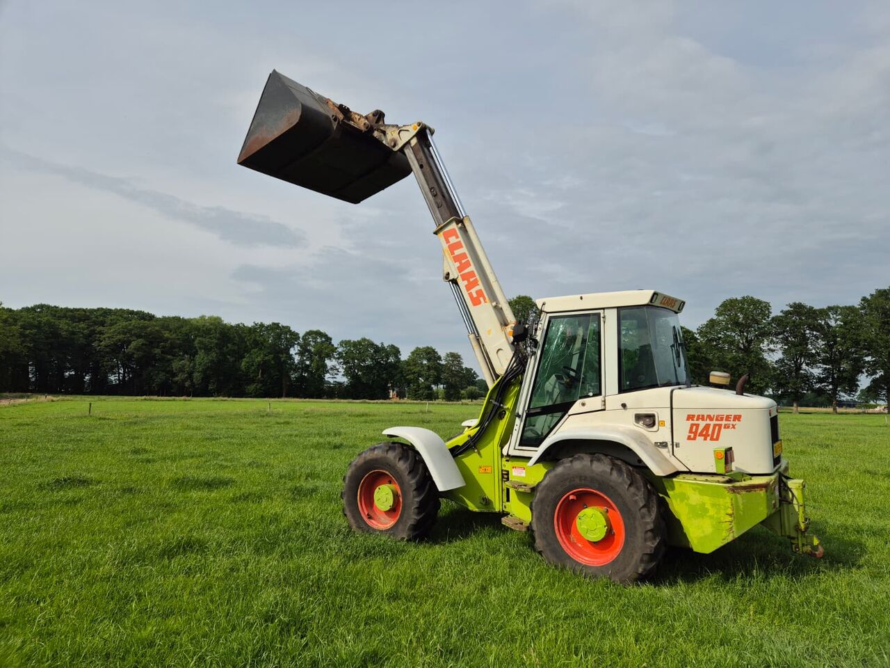 Claas Ranger 940 RX - اللودر بعجل: صور 4 Claas Ranger 940 RX - اللودر بعجل: صور 4