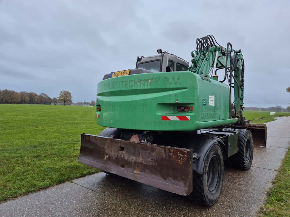 HITACHI ZX 130 W - حفارة على عجلات: صور 4 HITACHI ZX 130 W - حفارة على عجلات: صور 4