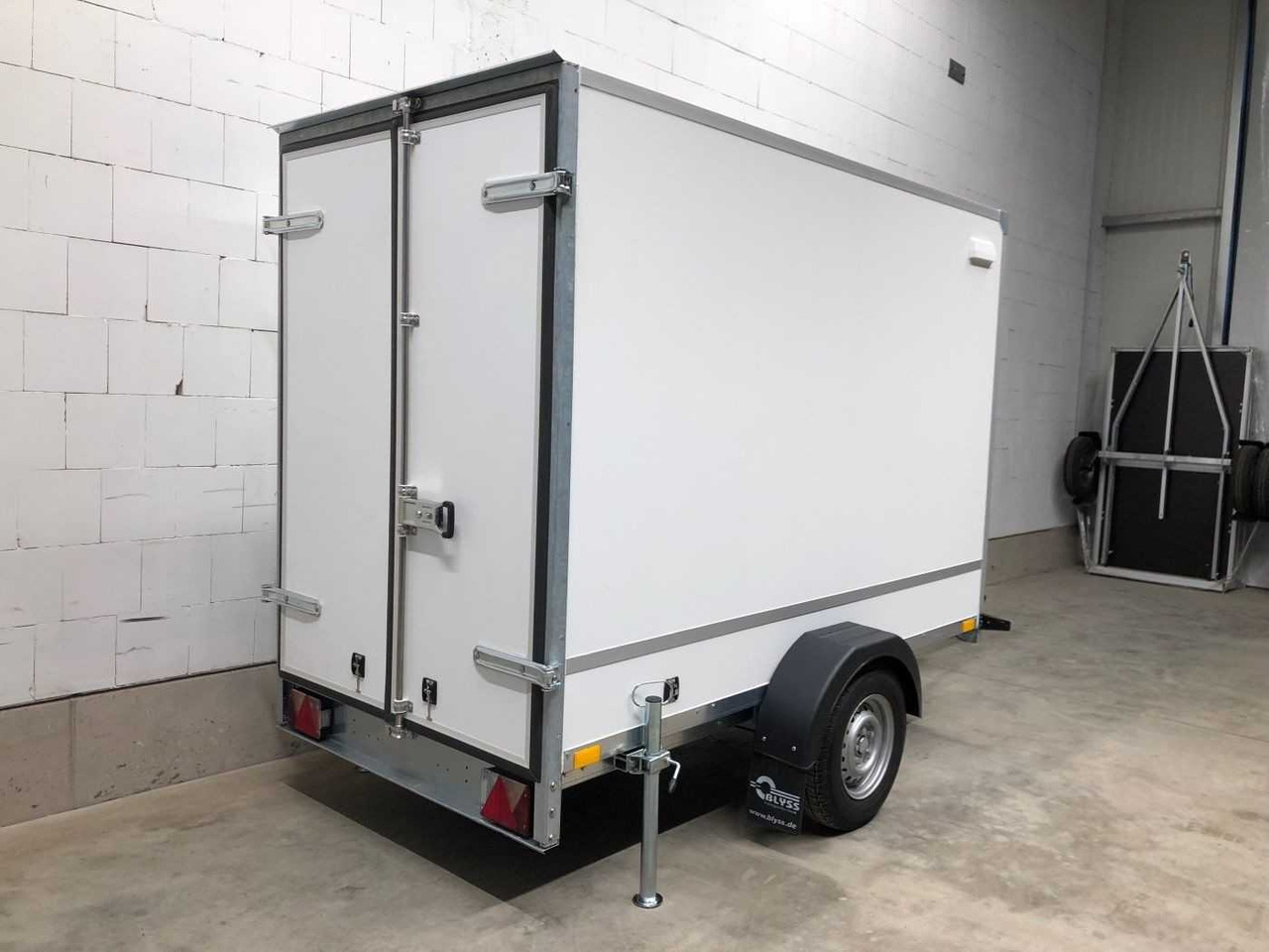 BLYSS F1326HD Kofferanhänger - بصندوق مغلق مقطورة: صور 5 BLYSS F1326HD Kofferanhänger - بصندوق مغلق مقطورة: صور 5