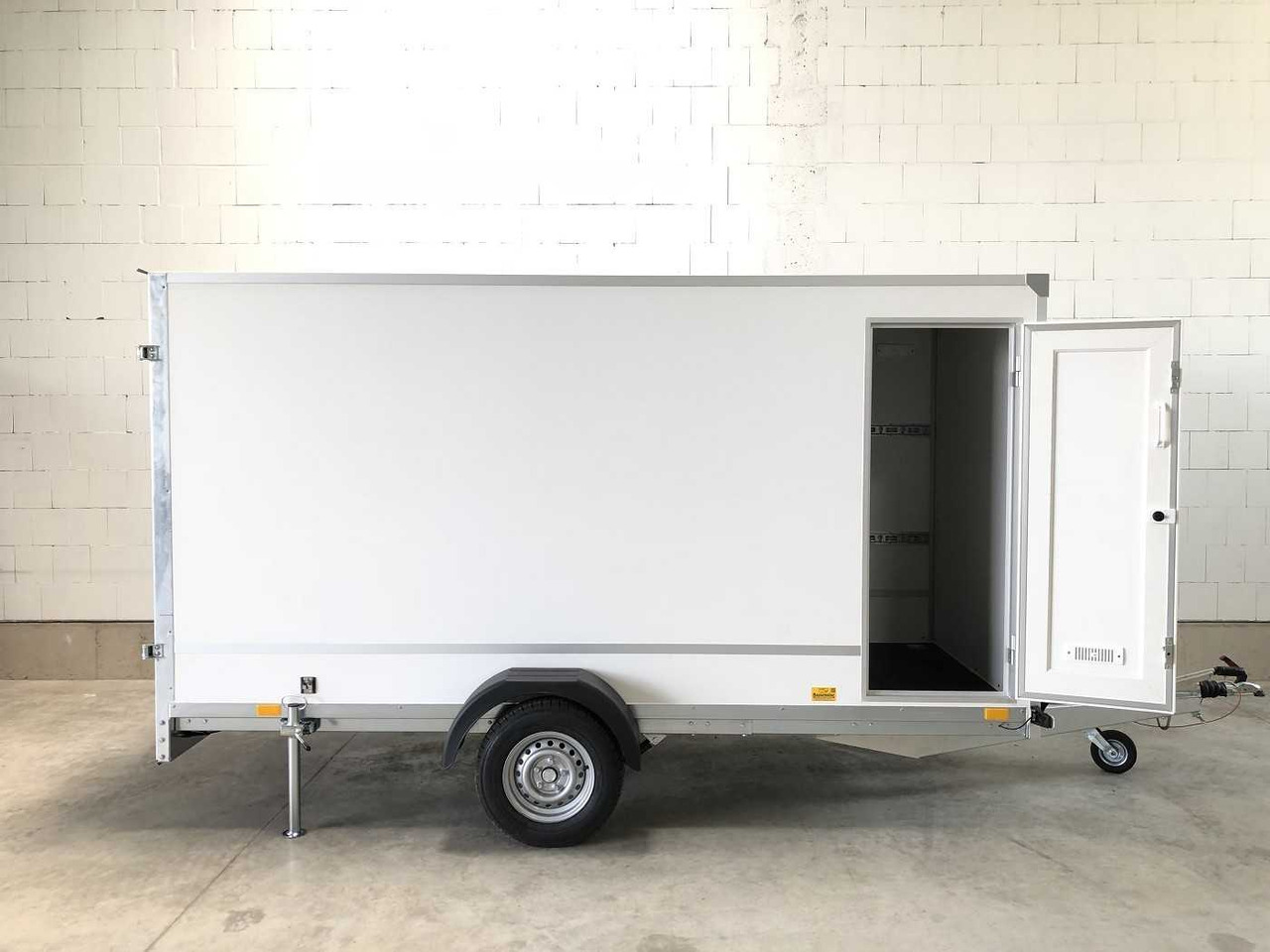 BLYSS F1336HD Seitentür Kofferanhänger - بصندوق مغلق مقطورة: صور 2 BLYSS F1336HD Seitentür Kofferanhänger - بصندوق مغلق مقطورة: صور 2