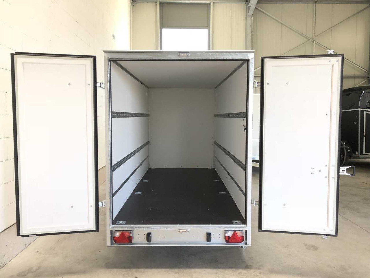 BLYSS F15336HD Kofferanhänger - بصندوق مغلق مقطورة: صور 5 BLYSS F15336HD Kofferanhänger - بصندوق مغلق مقطورة: صور 5