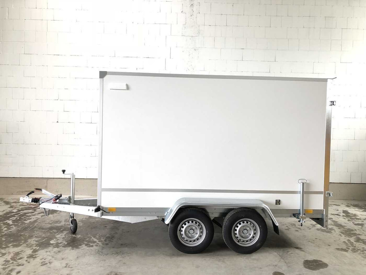 BLYSS F2030HTD Kofferanhänger - بصندوق مغلق مقطورة: صور 2 BLYSS F2030HTD Kofferanhänger - بصندوق مغلق مقطورة: صور 2