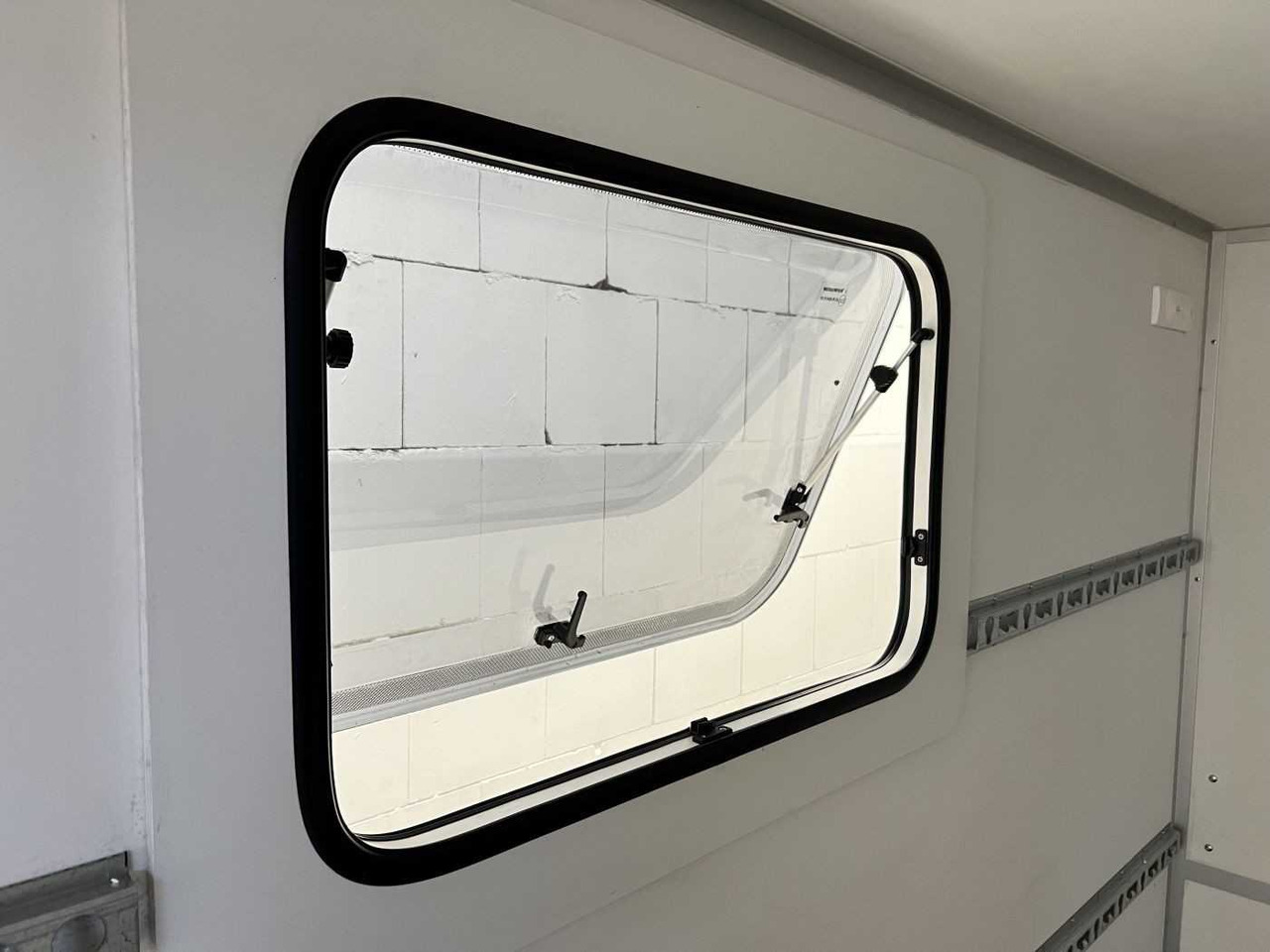 جديد مقطورة دراجة نارية BLYSS F2030HTD Rampe Tür 2 Fenster Kofferanhänger: صور 6