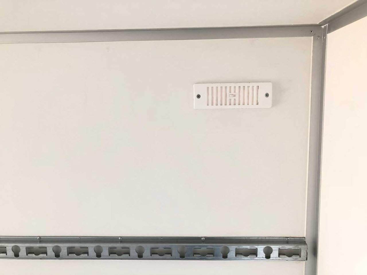 جديد بصندوق مغلق مقطورة BLYSS F2030HTD VKL Kofferanhänger: صور 9